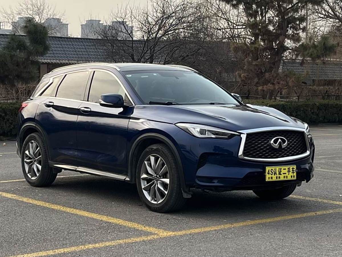 英菲尼迪 QX50  2020款 改款 2.0T 兩驅(qū)時尚版圖片