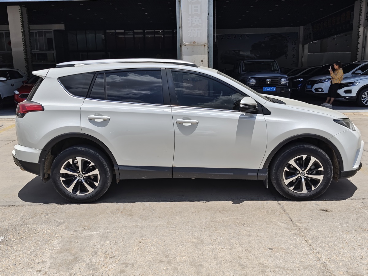 豐田 RAV4  2019款 榮放 2.0L CVT兩驅(qū)先鋒版圖片