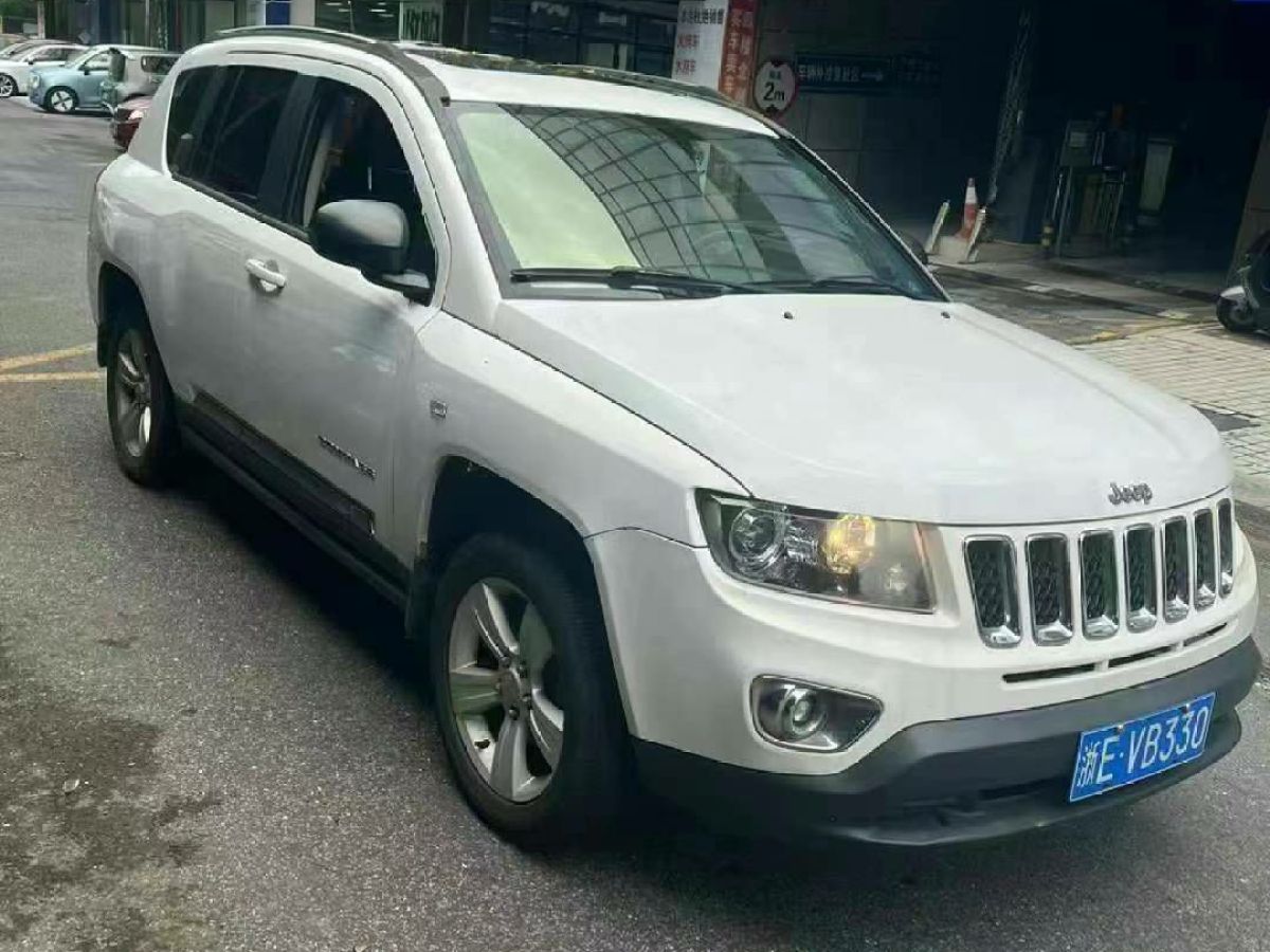 Jeep 指南者  2014款 2.0L 兩驅(qū)豪華版圖片