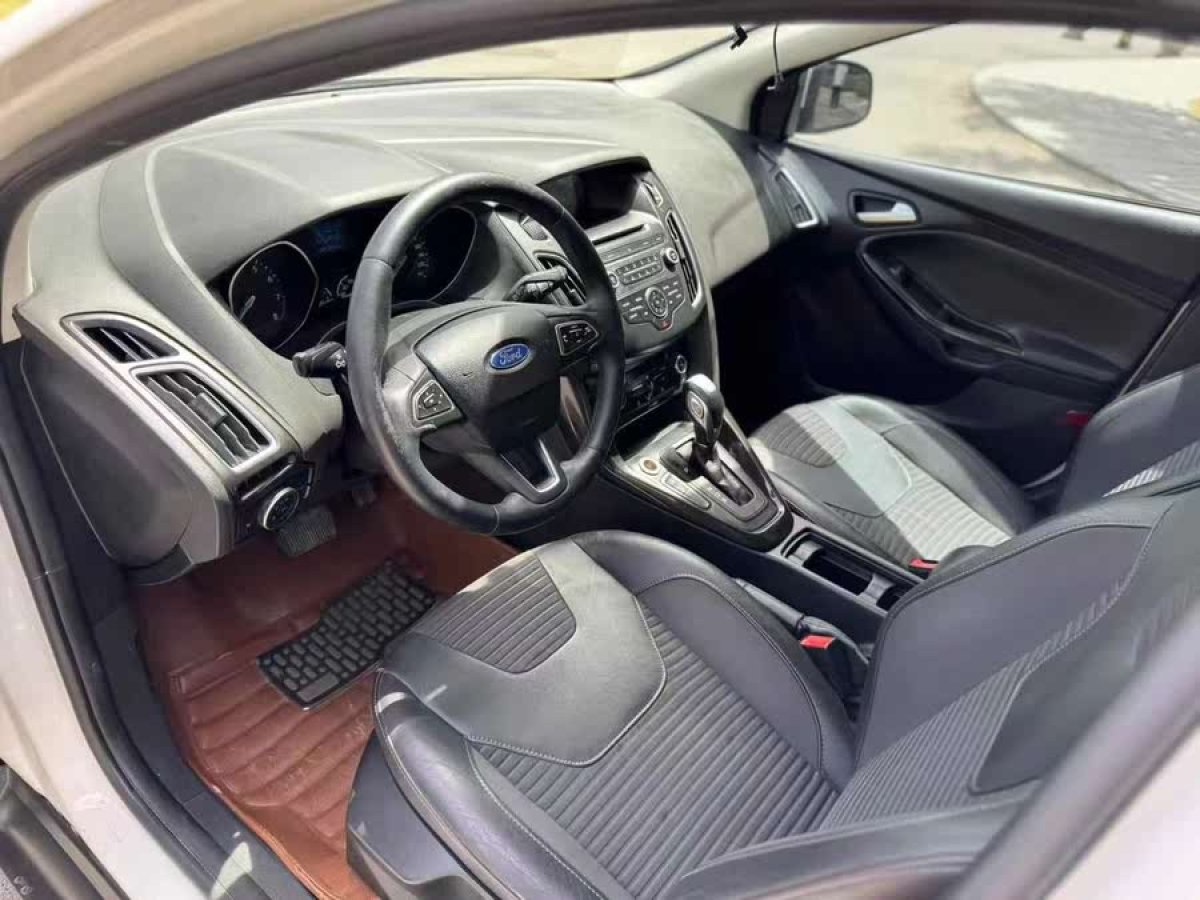 福特 ?？怂? 2015款 兩廂 EcoBoost 125 自動超能風尚型圖片