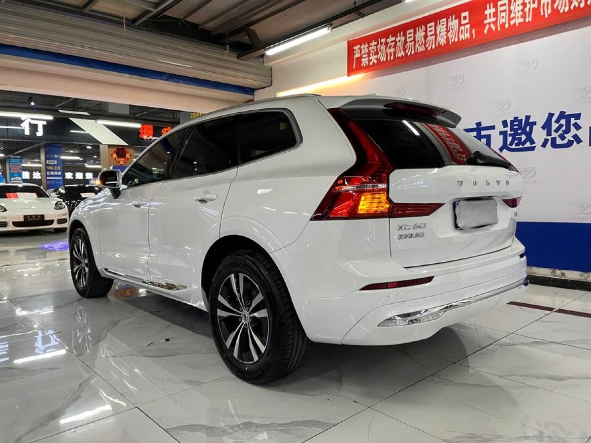 沃爾沃 XC60  2024款 B5 四驅(qū)智逸豪華版圖片