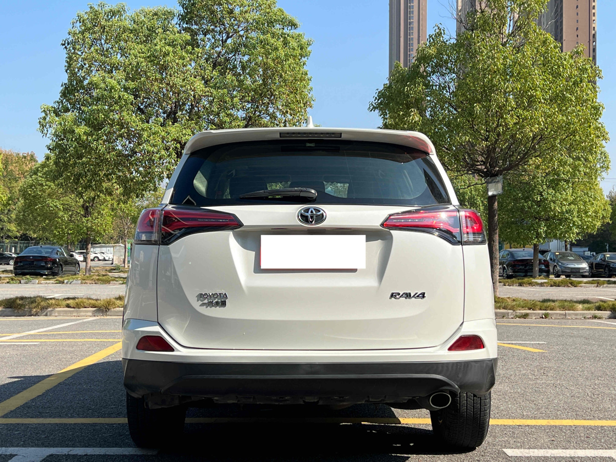 豐田 RAV4  2019款 榮放 2.0L CVT兩驅(qū)先鋒版圖片