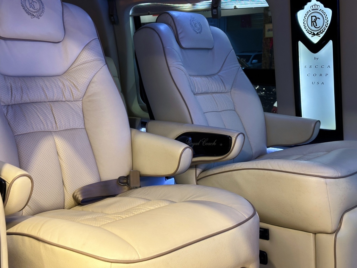 GMC SAVANA  2014款 6.0L 長軸領(lǐng)袖版圖片