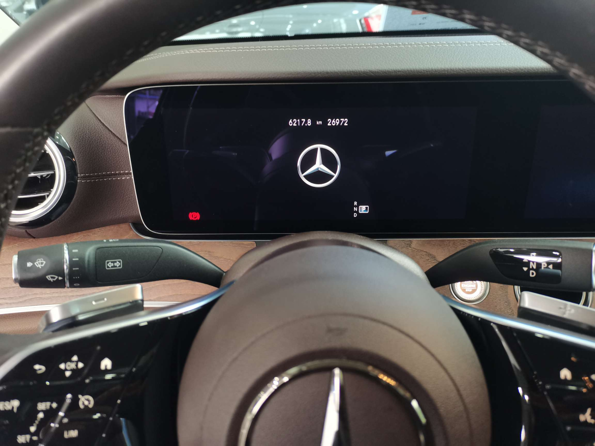 奔馳 奔馳E級(jí)  2022款 改款二 E 300 L 豪華型圖片