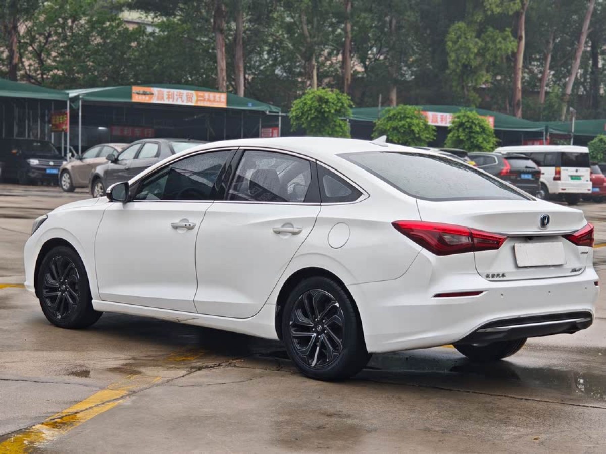 長(zhǎng)安 逸動(dòng)  2018款 1.6L GDI 自動(dòng)領(lǐng)尚型圖片