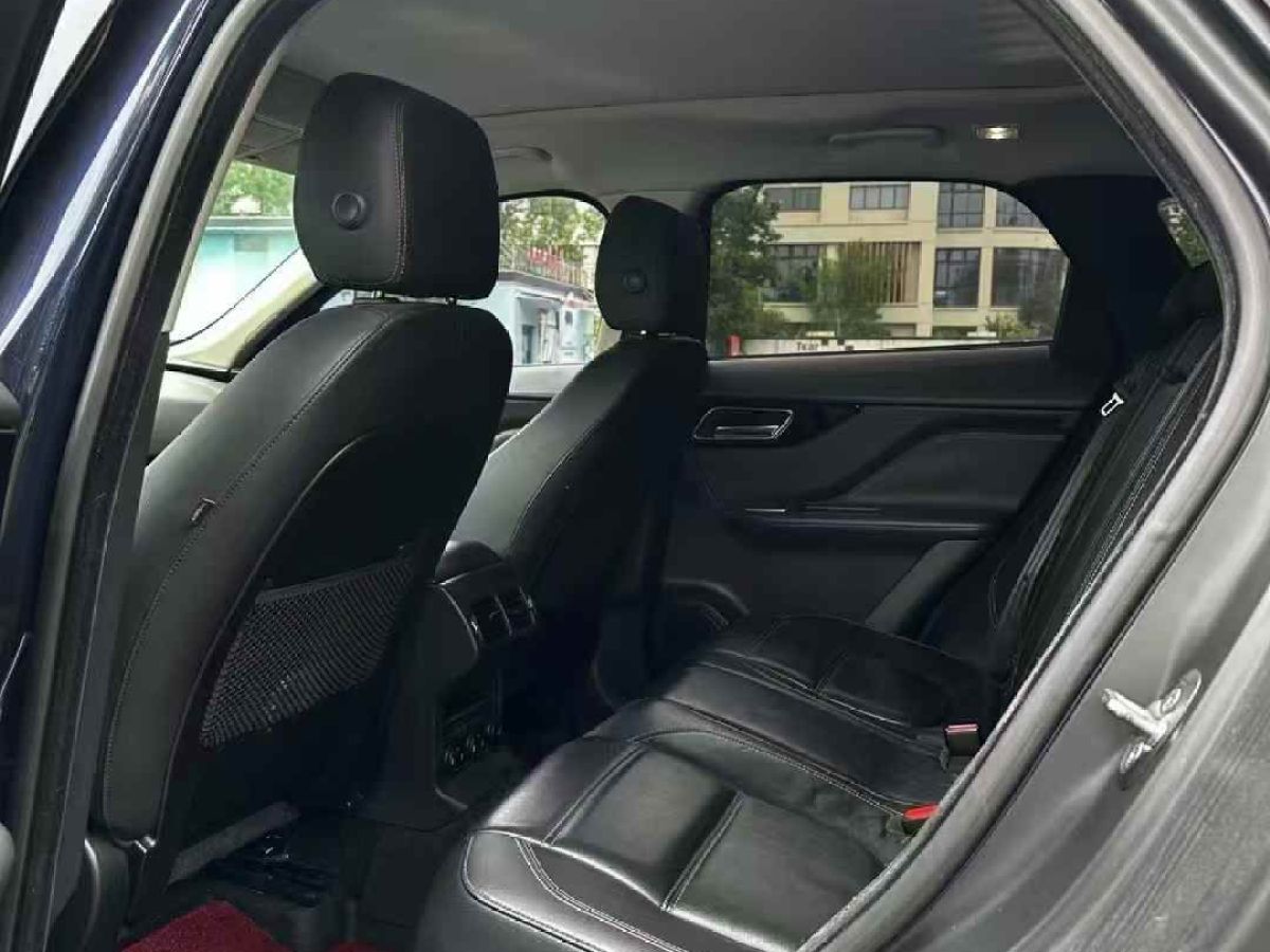 捷豹 XE  2018款 2.0T 300PS 四驅(qū)R-Sport運動版圖片