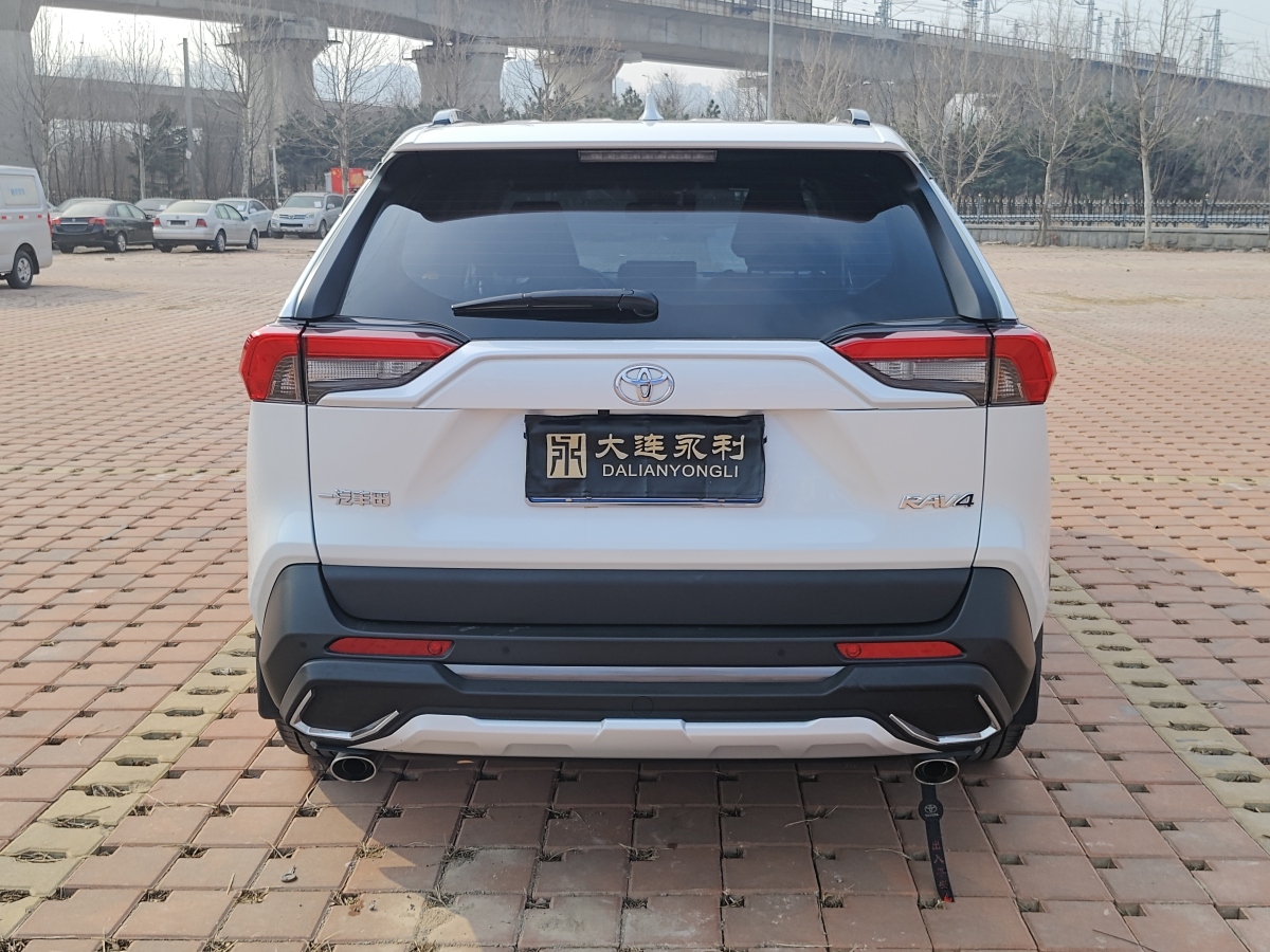 豐田 RAV4  2018款 榮放 2.0L CVT兩驅(qū)風(fēng)尚版圖片