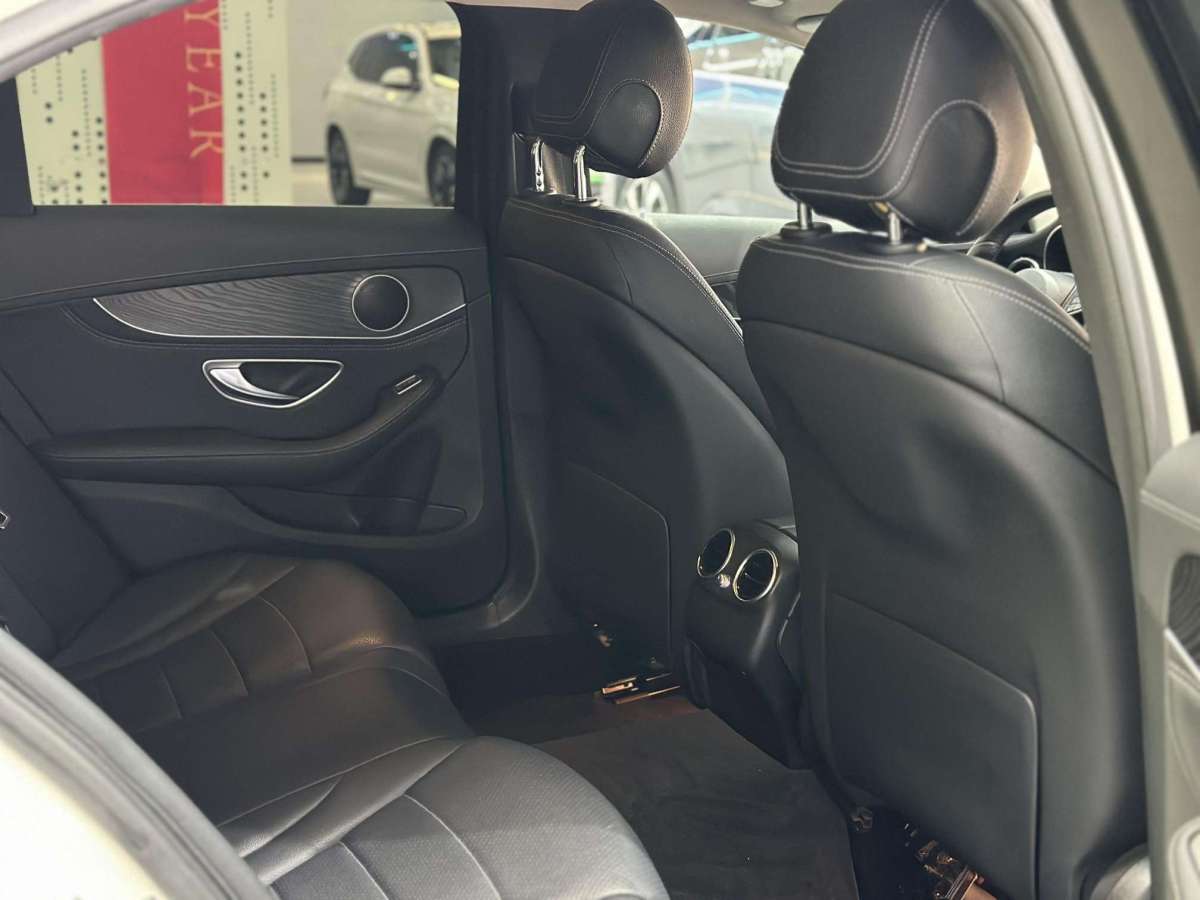 2017年1月奔驰 奔驰C级  2015款 改款 C 180 L 运动型