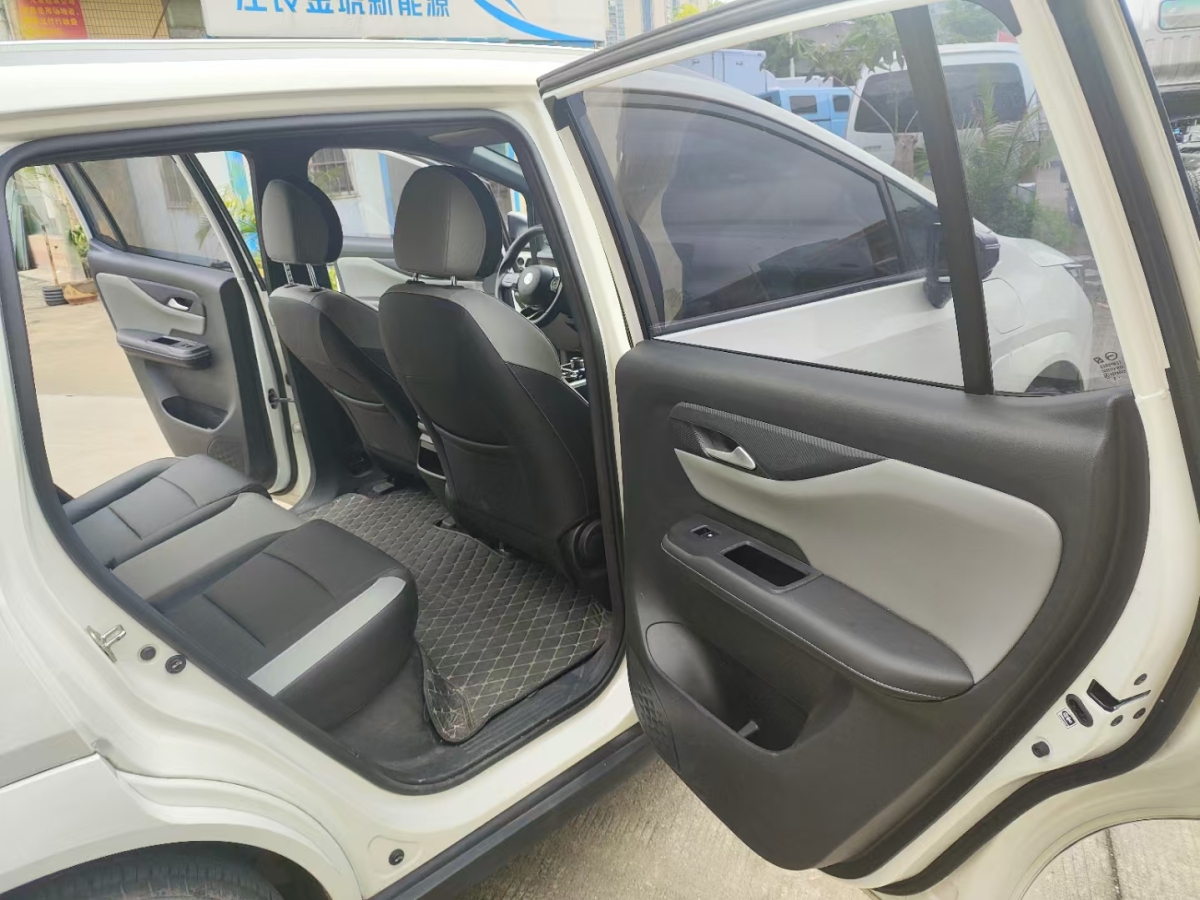 合創(chuàng) 合創(chuàng)Z03  2022款 510km 潮享版 135kW 64.23kWh圖片