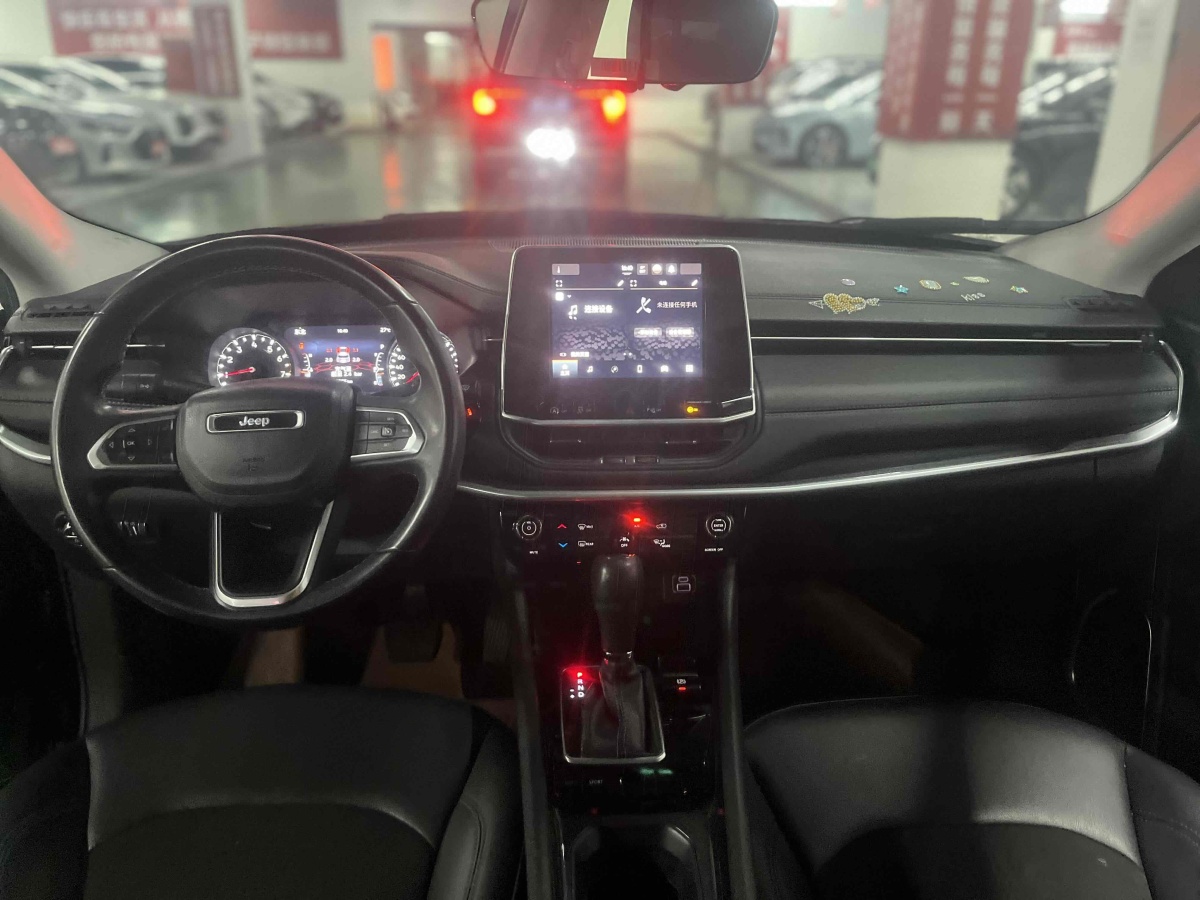 Jeep 指南者  2021款 220T 自動(dòng)領(lǐng)先版圖片