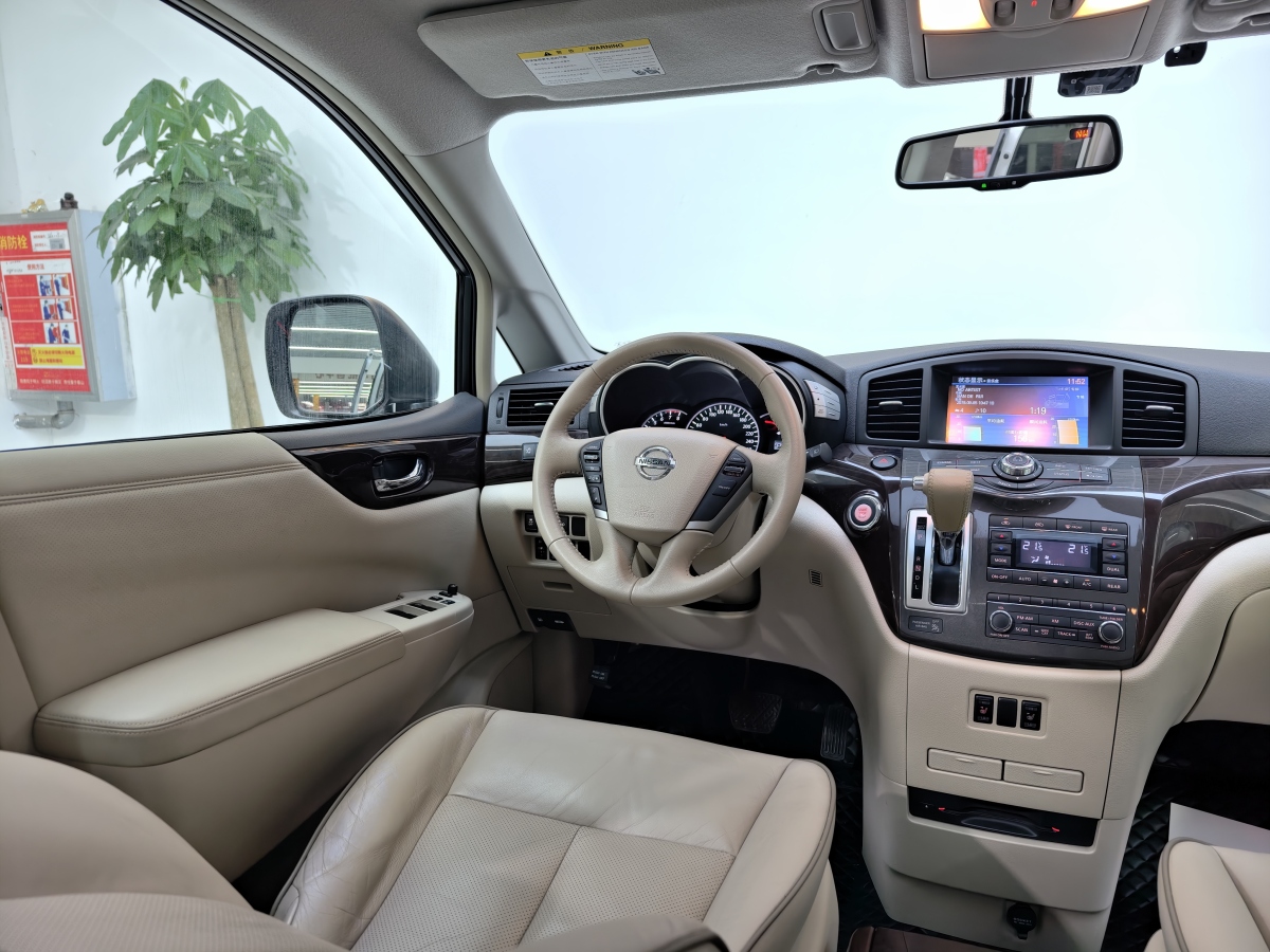 日產(chǎn) 貴士  2015款 3.5L SL圖片