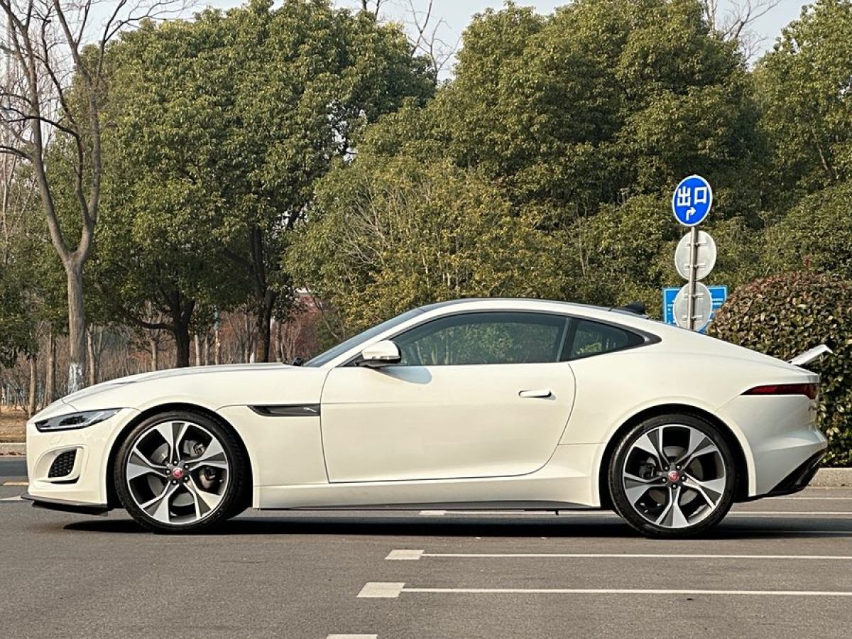 捷豹 F-TYPE  2021款 P300 后驅(qū)First Edition硬頂版圖片