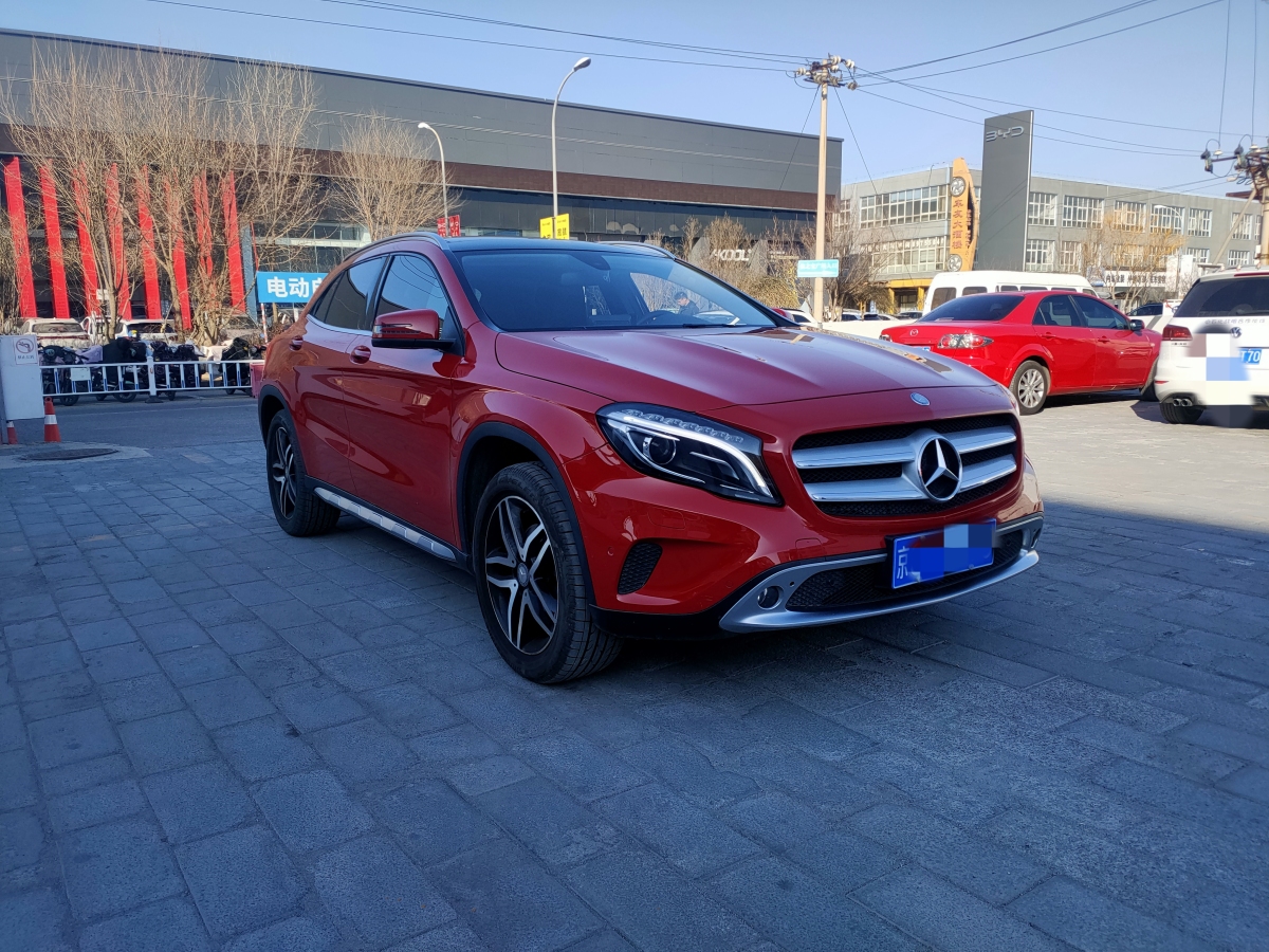 奔馳 奔馳GLA  2016款 GLA 220 4MATIC 時(shí)尚型圖片