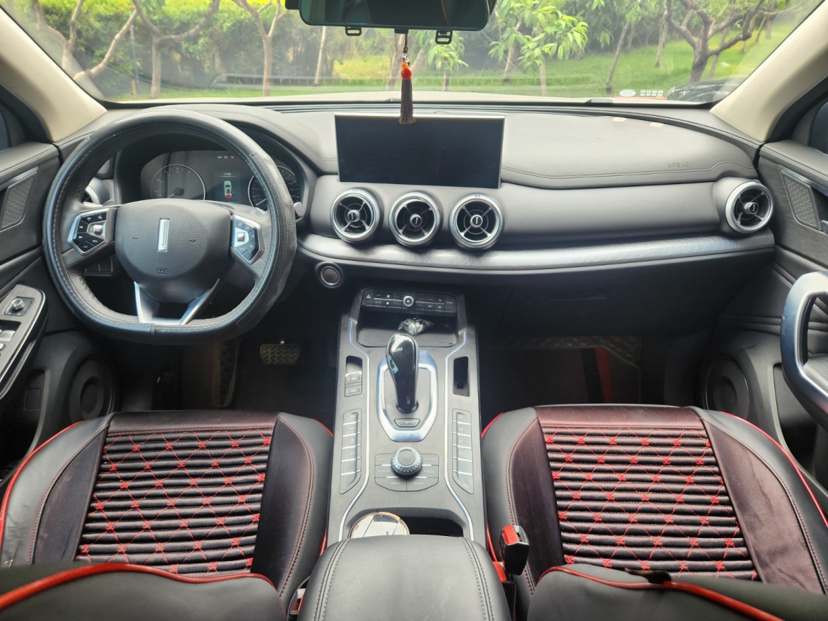 WEY VV5  2019款  1.5T 兩驅(qū)顏先鋒圖片
