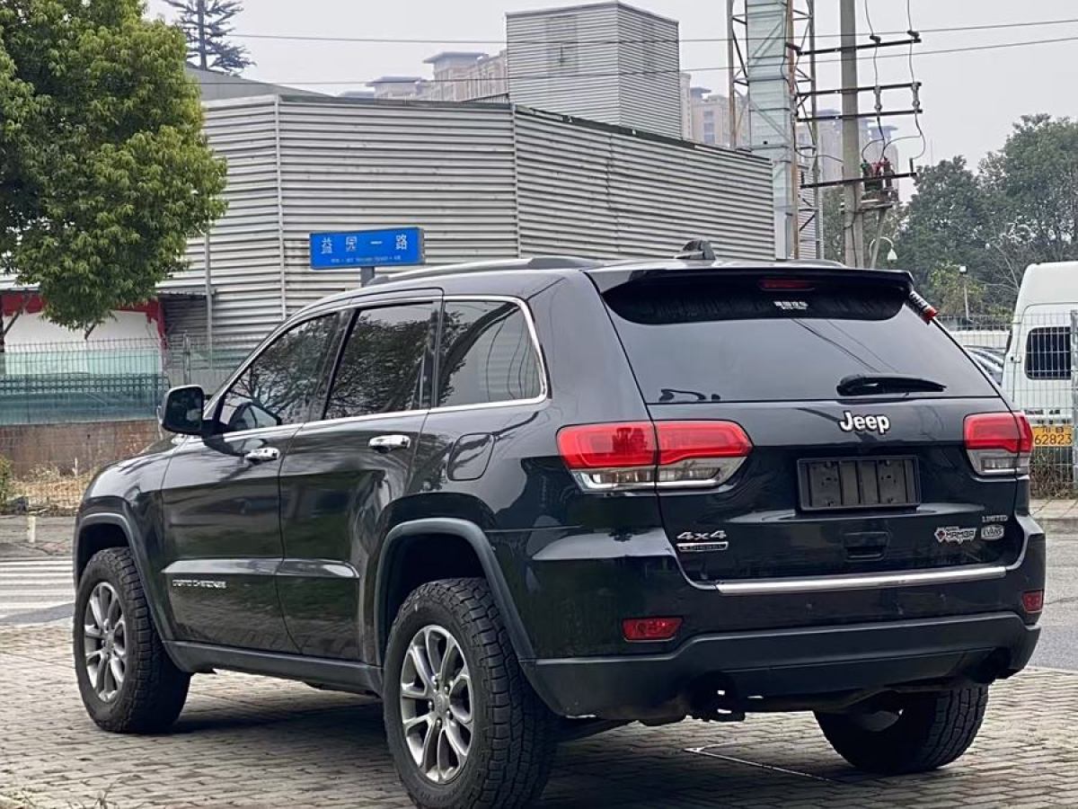 Jeep 大切諾基  2015款 3.0TD 柴油 舒享導(dǎo)航版圖片