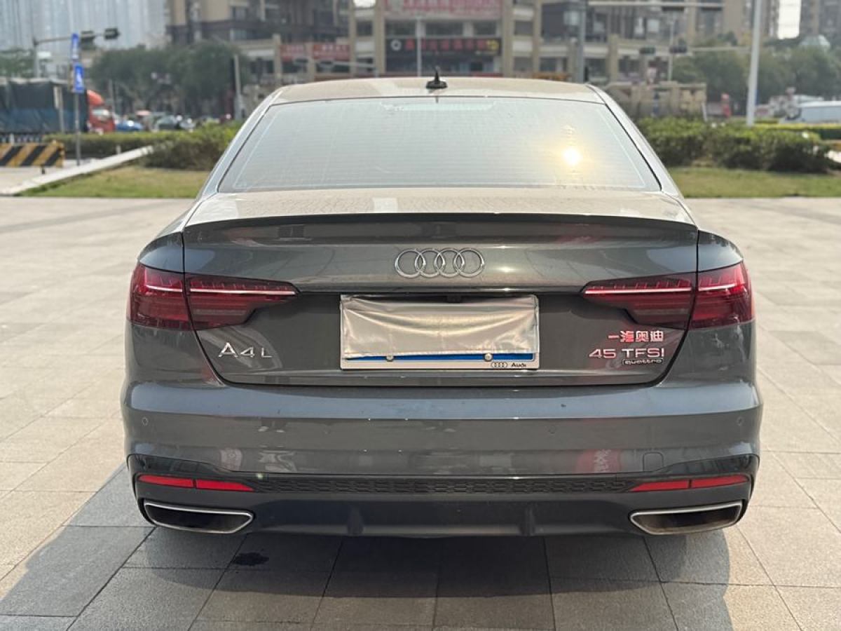 奧迪 奧迪A4L  2022款 45 TFSI quattro 臻選動(dòng)感型圖片