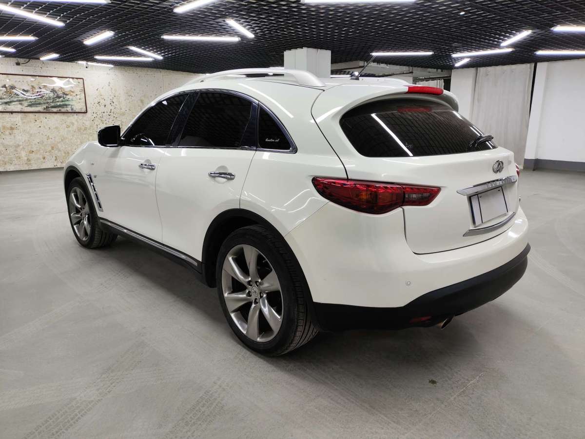 英菲尼迪 QX70  2013款 3.7L 標(biāo)準(zhǔn)版圖片