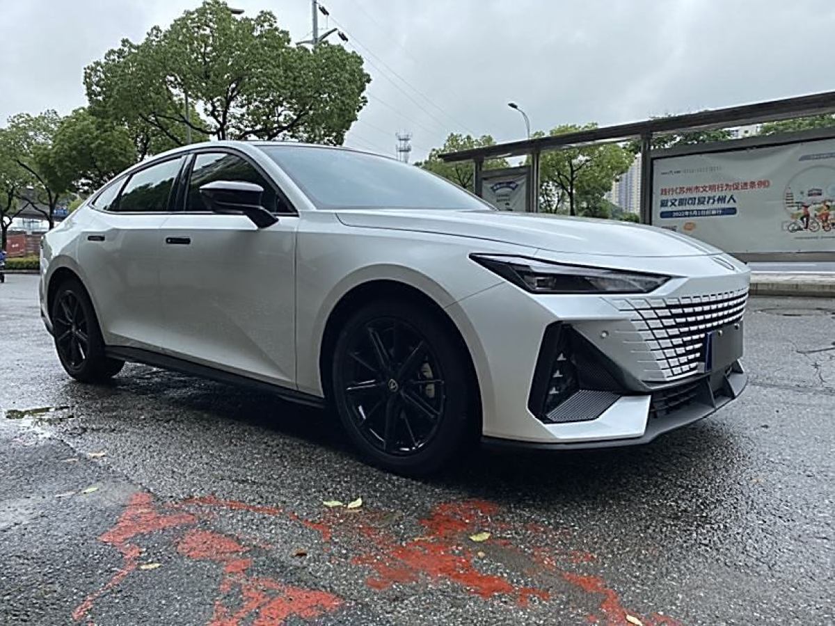 長(zhǎng)安 長(zhǎng)安UNI-V  2022款 1.5T 卓越型圖片