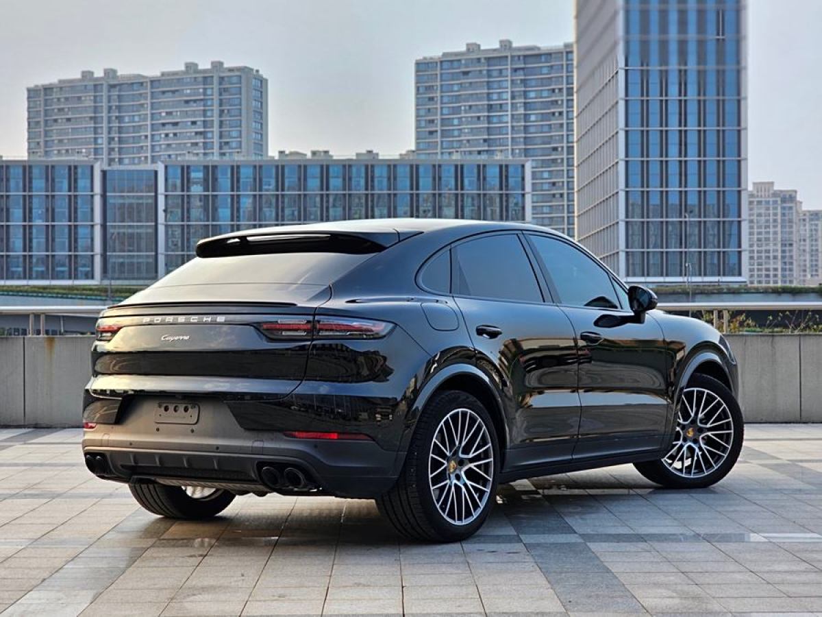 2022年3月保時(shí)捷 Cayenne  2023款 Cayenne Coupé 3.0T