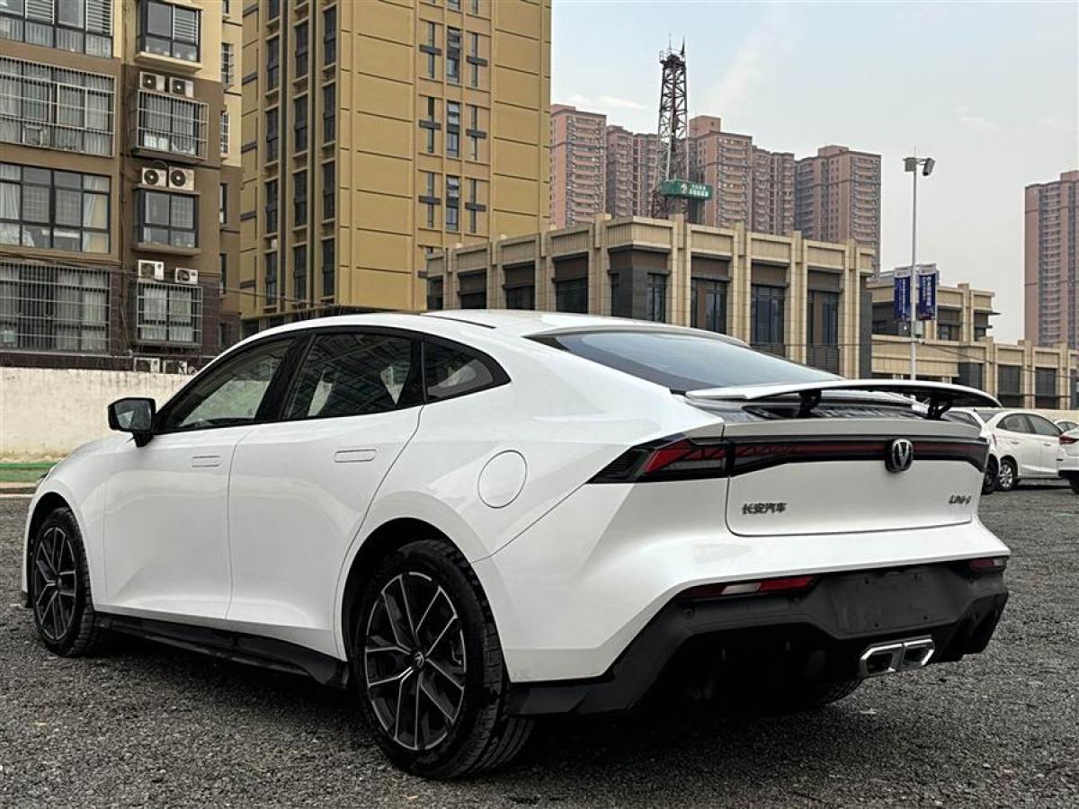 長(zhǎng)安 長(zhǎng)安UNI-V 智電iDD  2024款 藍(lán)鯨智電iDD 136km 智尊型圖片