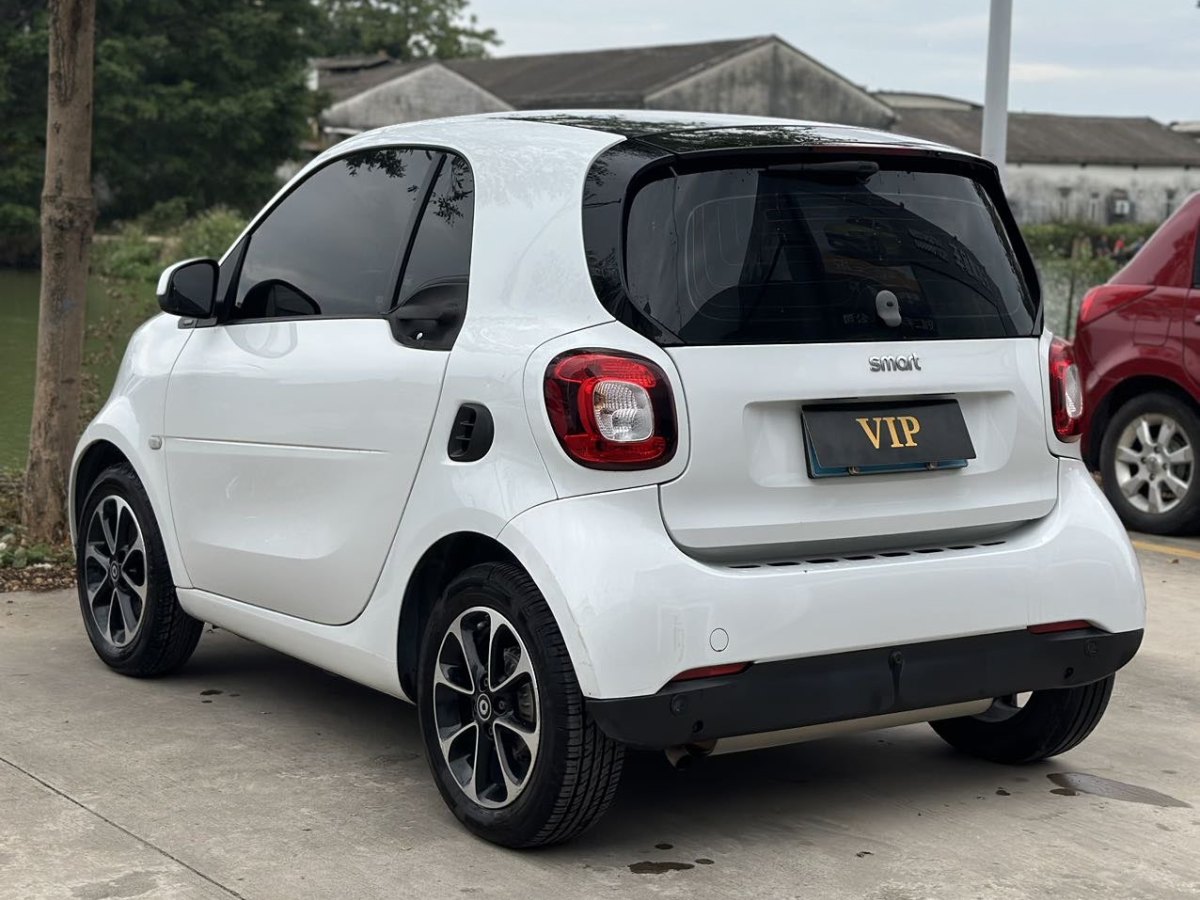 smart fortwo  2015款 1.0L 52千瓦硬頂激情版圖片