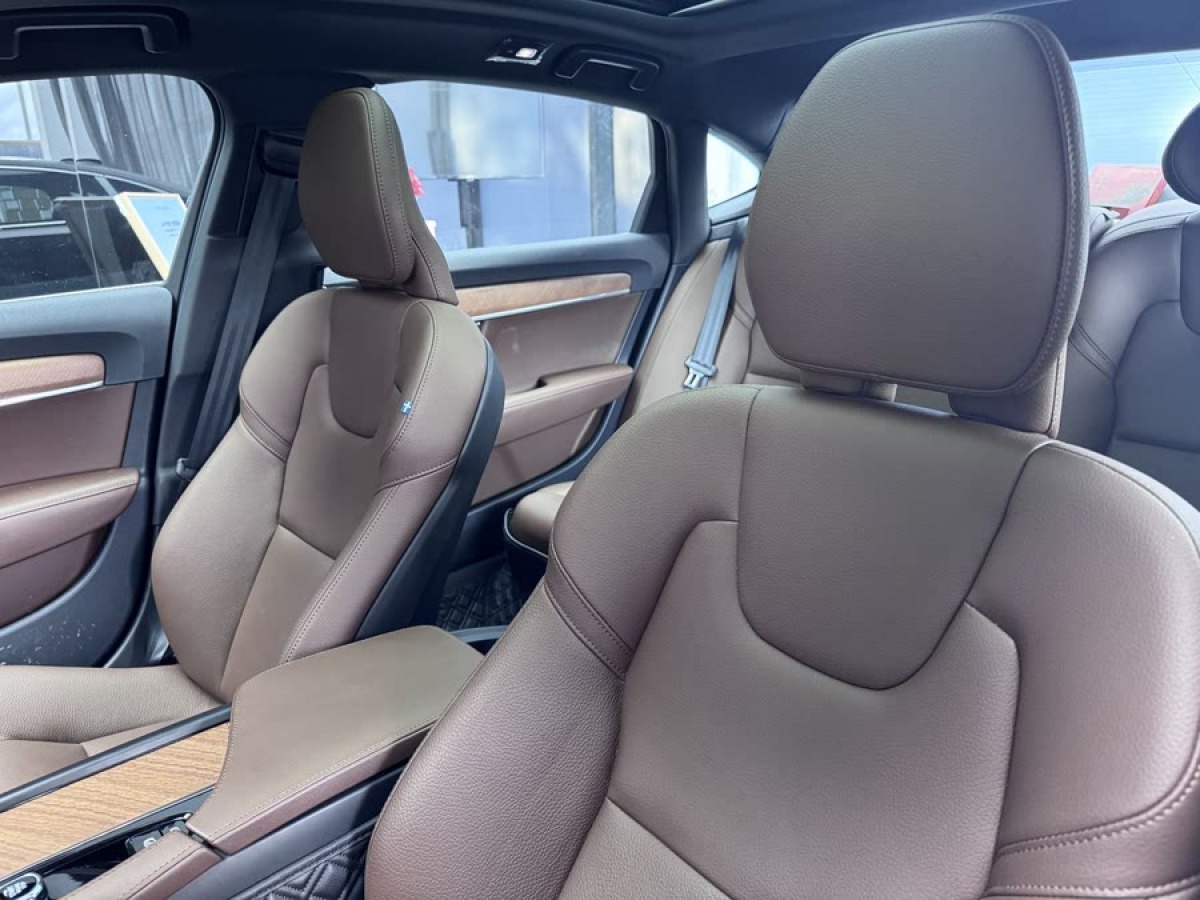 沃爾沃 S90  2023款 B5 智逸豪華版圖片
