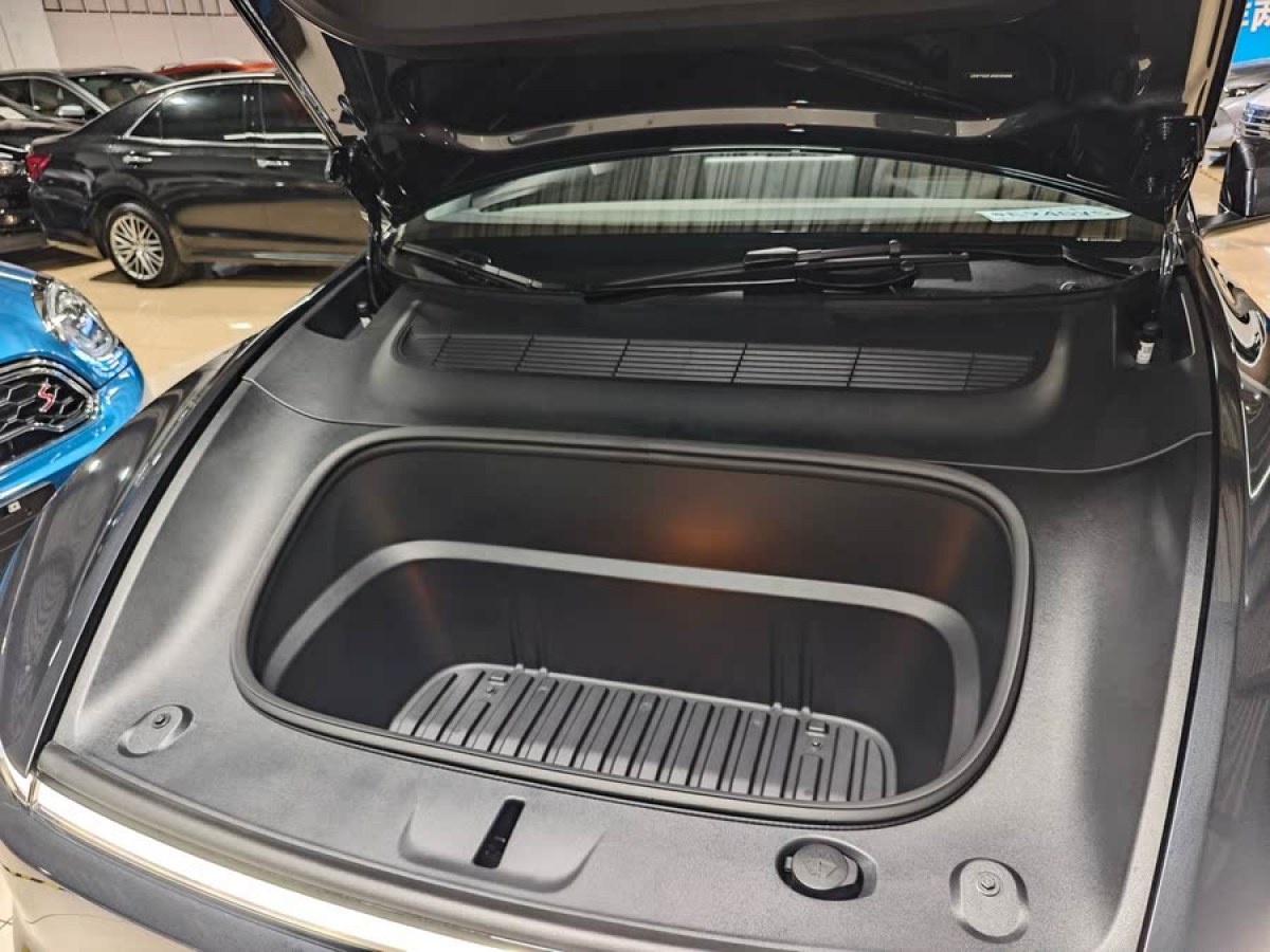 特斯拉 Model Y  2025款 后輪驅(qū)動版圖片