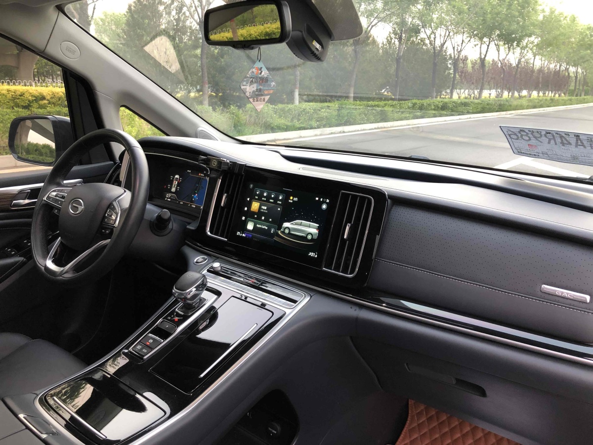 2021年2月廣汽傳祺 M8  2021款 領(lǐng)秀系列 390T 尊貴版