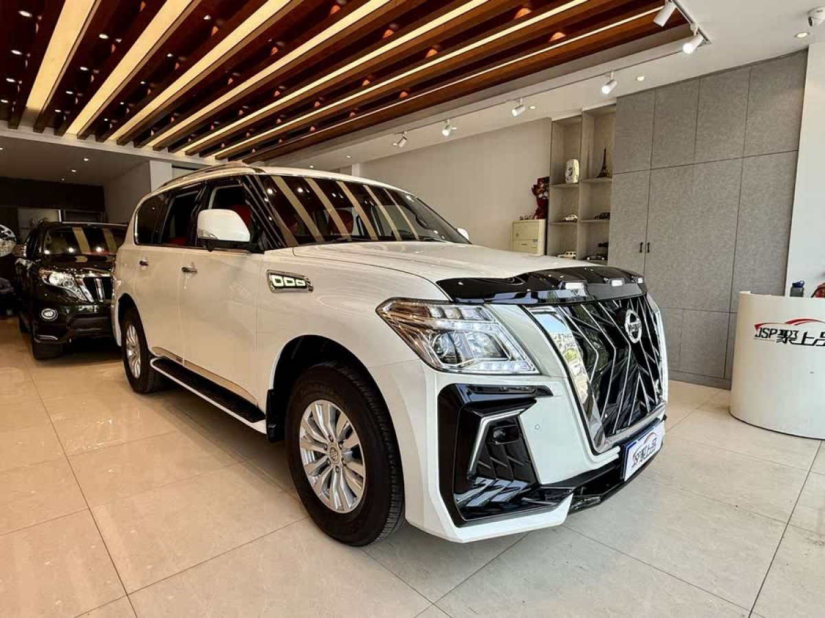 日產(chǎn) 途樂  2018款 4.0L 鉑金型圖片