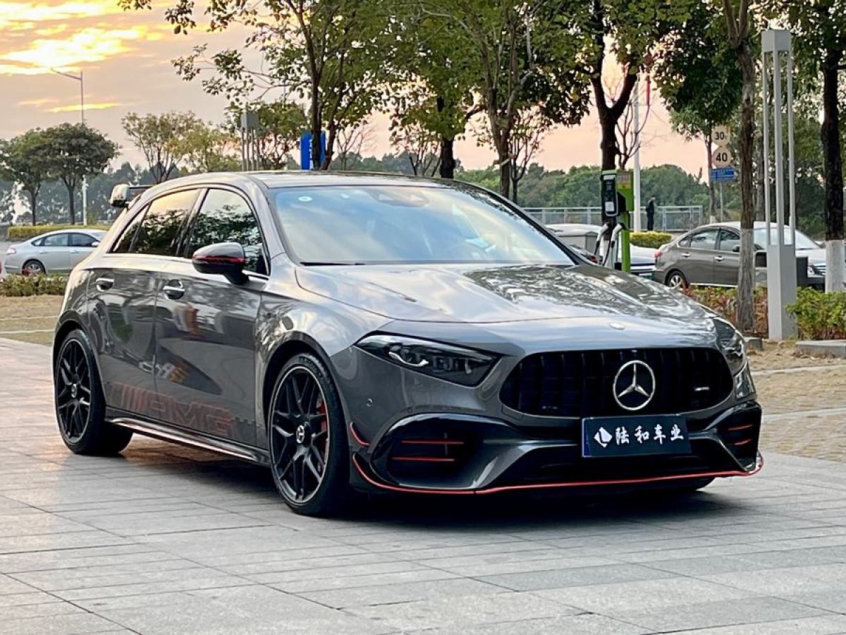 奔馳 奔馳A級(jí)AMG  2024款 AMG A 45 S 4MATIC+燃擎當(dāng)?shù)捞貏e版圖片