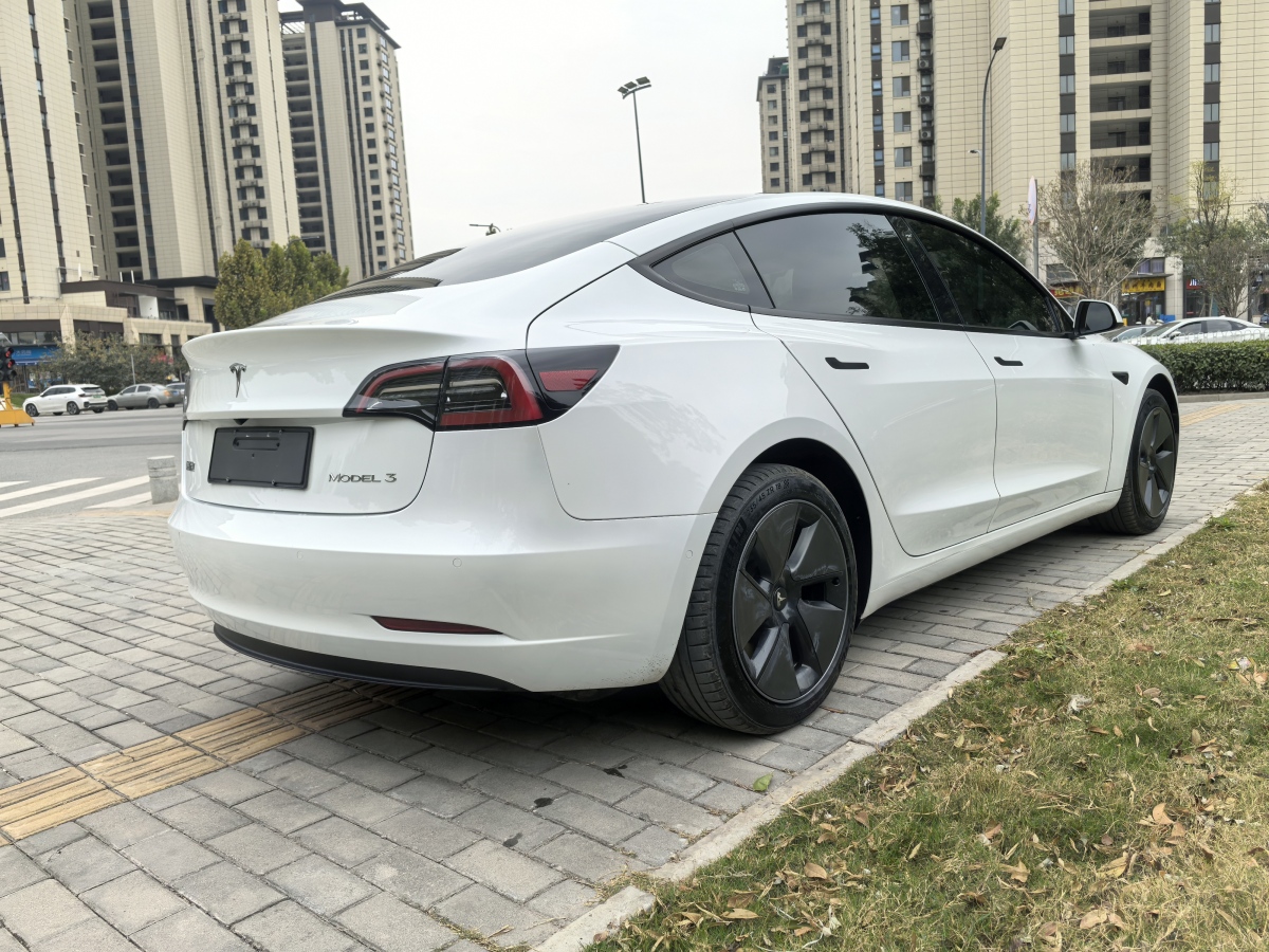 特斯拉 Model 3  2022款 改款 后輪驅(qū)動版圖片