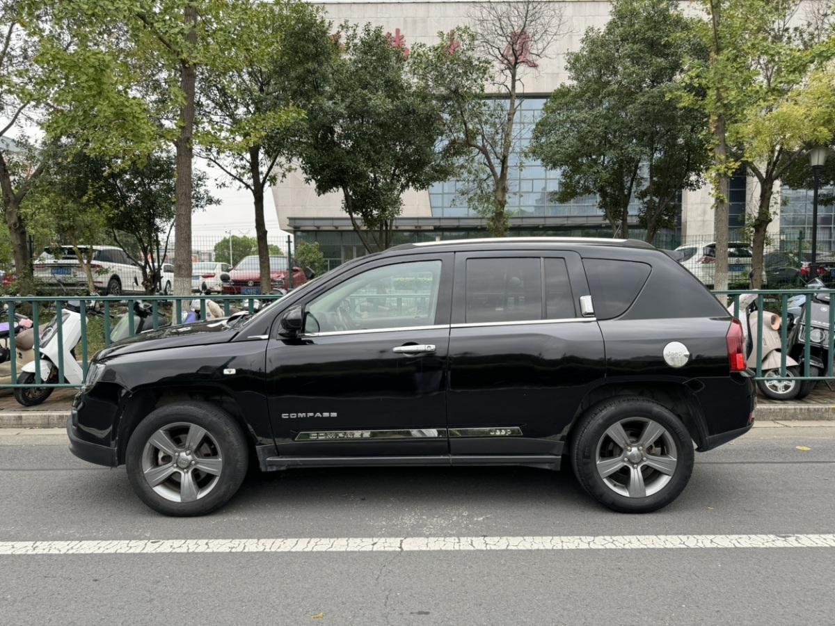 Jeep 指南者  2014款 改款 2.4L 四驅(qū)舒適版圖片