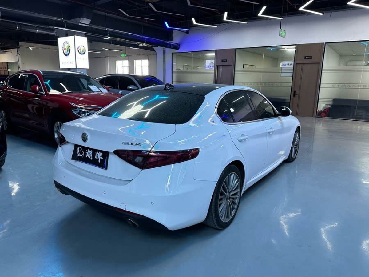 阿爾法·羅密歐 Giulia  2017款 2.0T 280HP 豪華版圖片