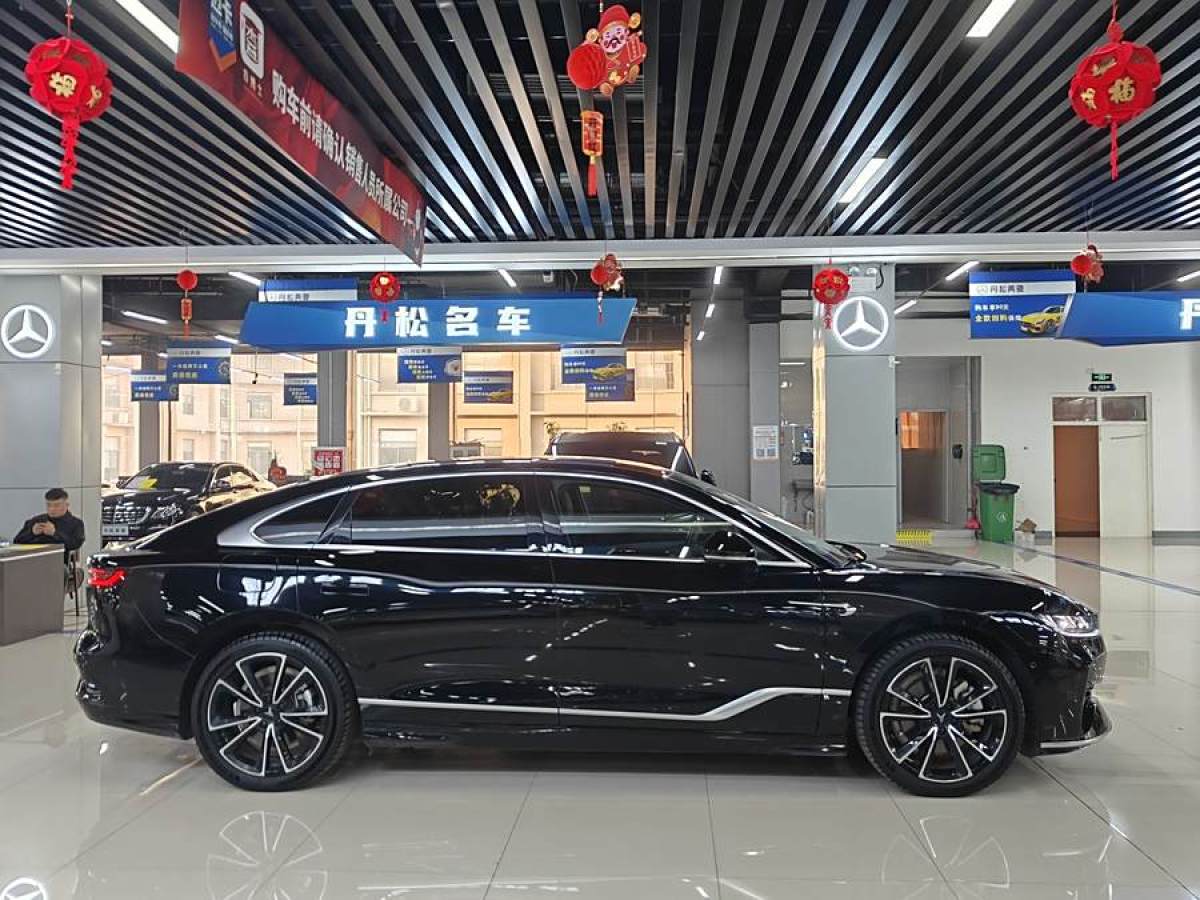 嵐圖 嵐圖追光  2024款 PHEV 四驅(qū)超長續(xù)航旗艦版圖片