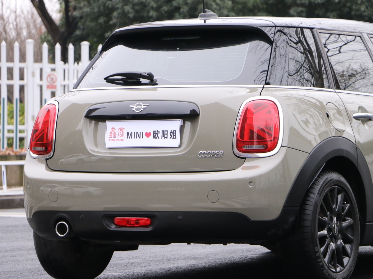 2019年6月MINI MINI  2019款 1.5T COOPER 經(jīng)典派 五門版