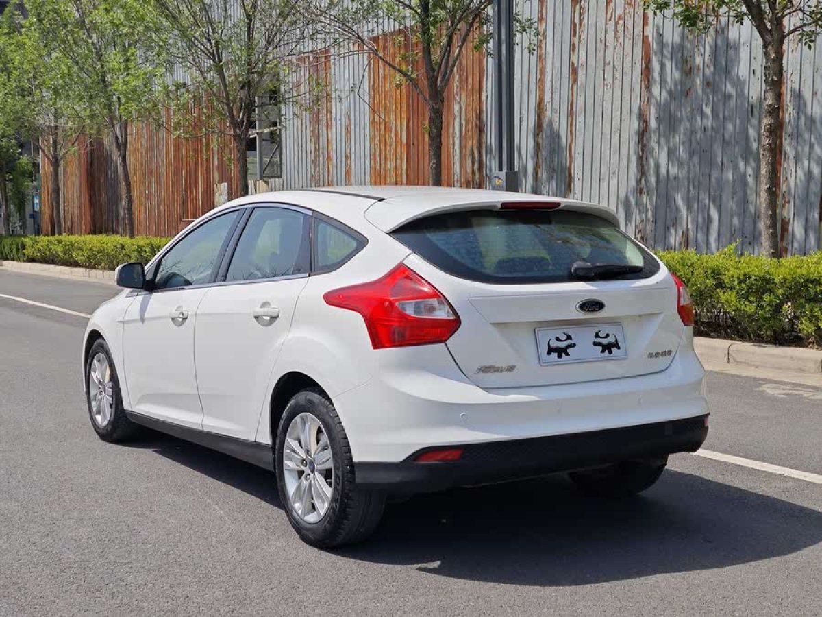 福特 ?？怂? 2012款 兩廂 1.6L 手動舒適型圖片