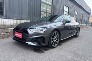 奥迪A4L 奥迪 45 TFSI quattro 臻选动感型