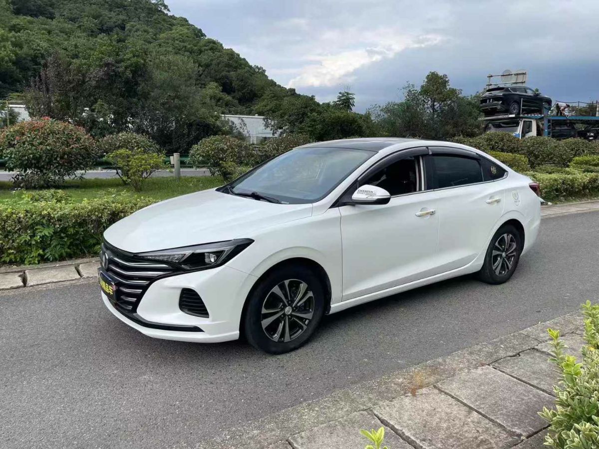 長(zhǎng)安 逸動(dòng)  2022款 PLUS 1.6L GDI 手動(dòng)精英型圖片