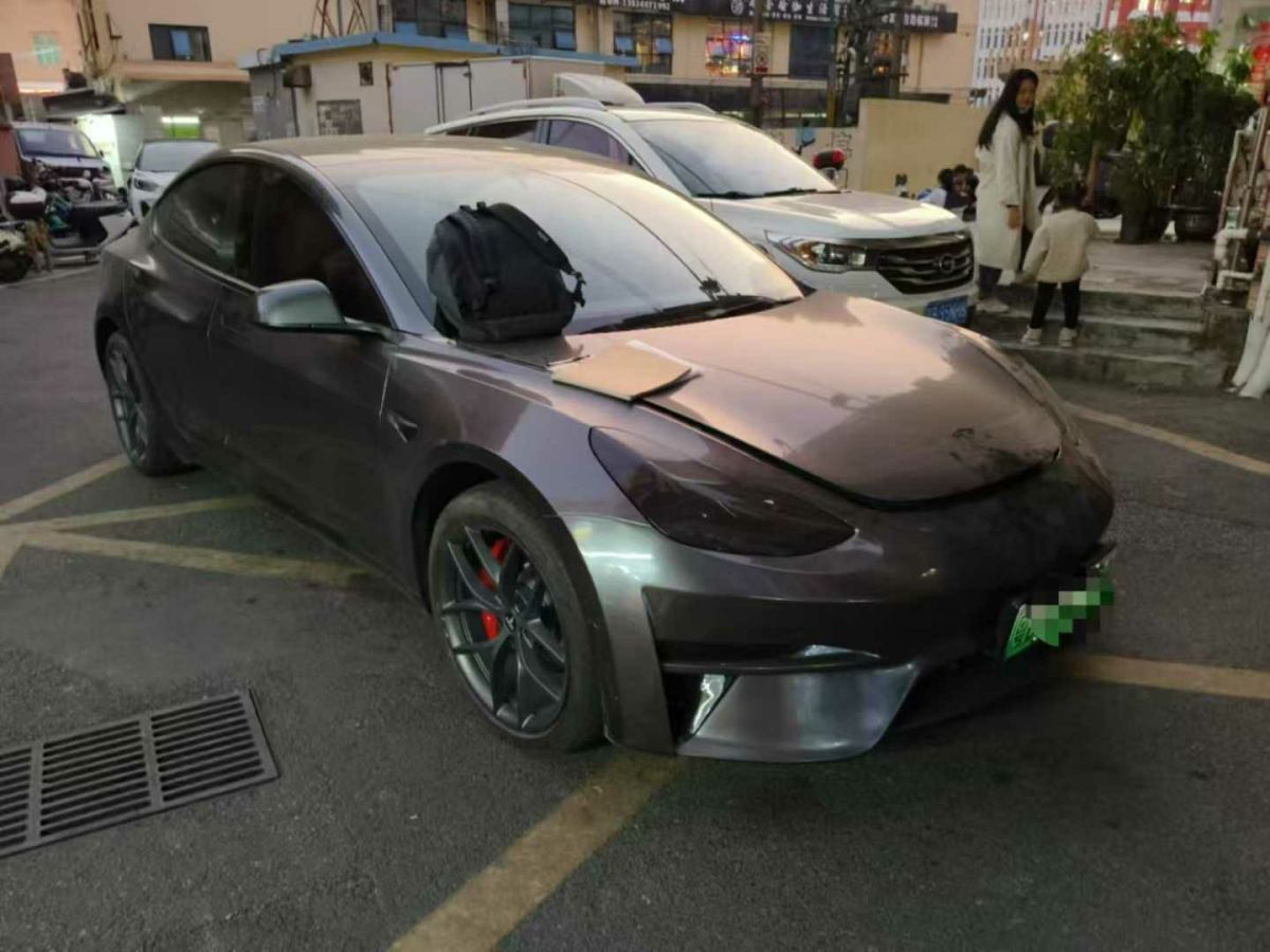 特斯拉 Model Y  2021款 標(biāo)準(zhǔn)續(xù)航后驅(qū)版圖片