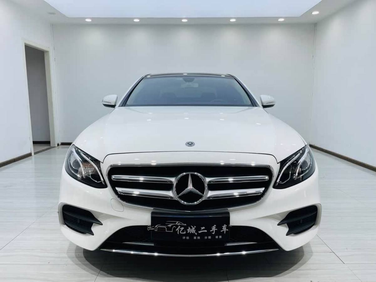 奔馳 奔馳E級(jí)  2019款 E 200 L 運(yùn)動(dòng)型圖片