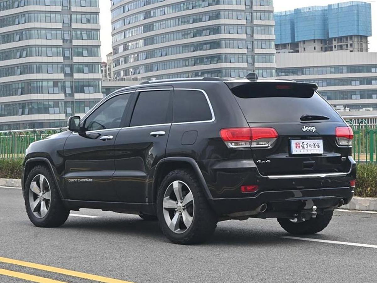 Jeep 大切諾基  2015款 3.6L 豪華導(dǎo)航版圖片