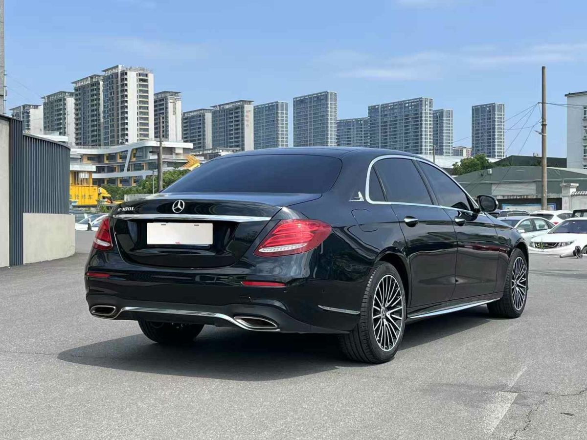 奔馳 威霆  2018款 2.0T 商務(wù)版圖片