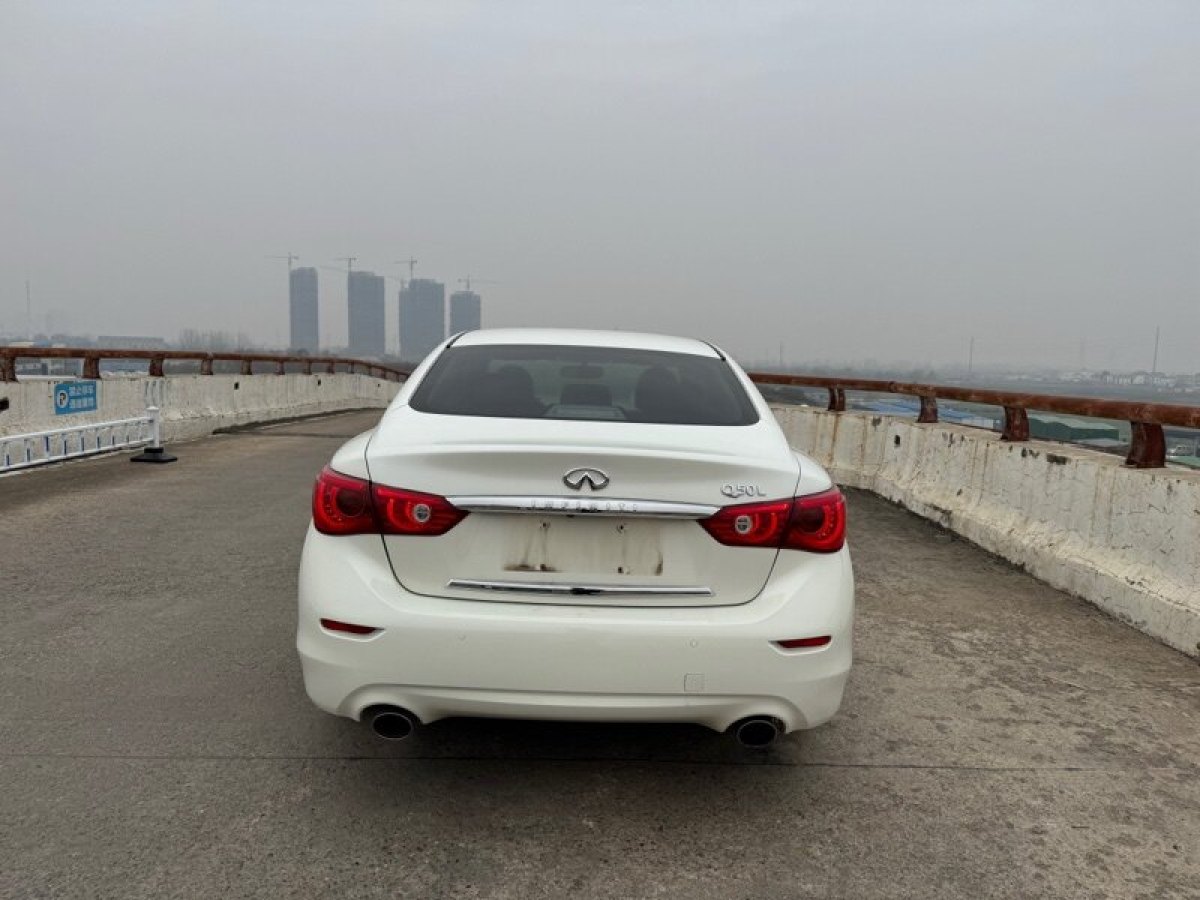 英菲尼迪 Q50L  2016款 2.0T 悅享版圖片