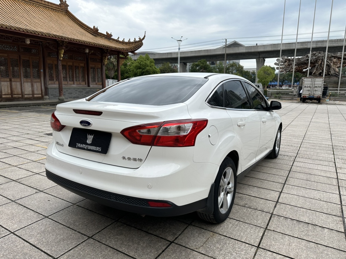 福特 福克斯  2012款 三廂 1.6L 自動風尚型圖片