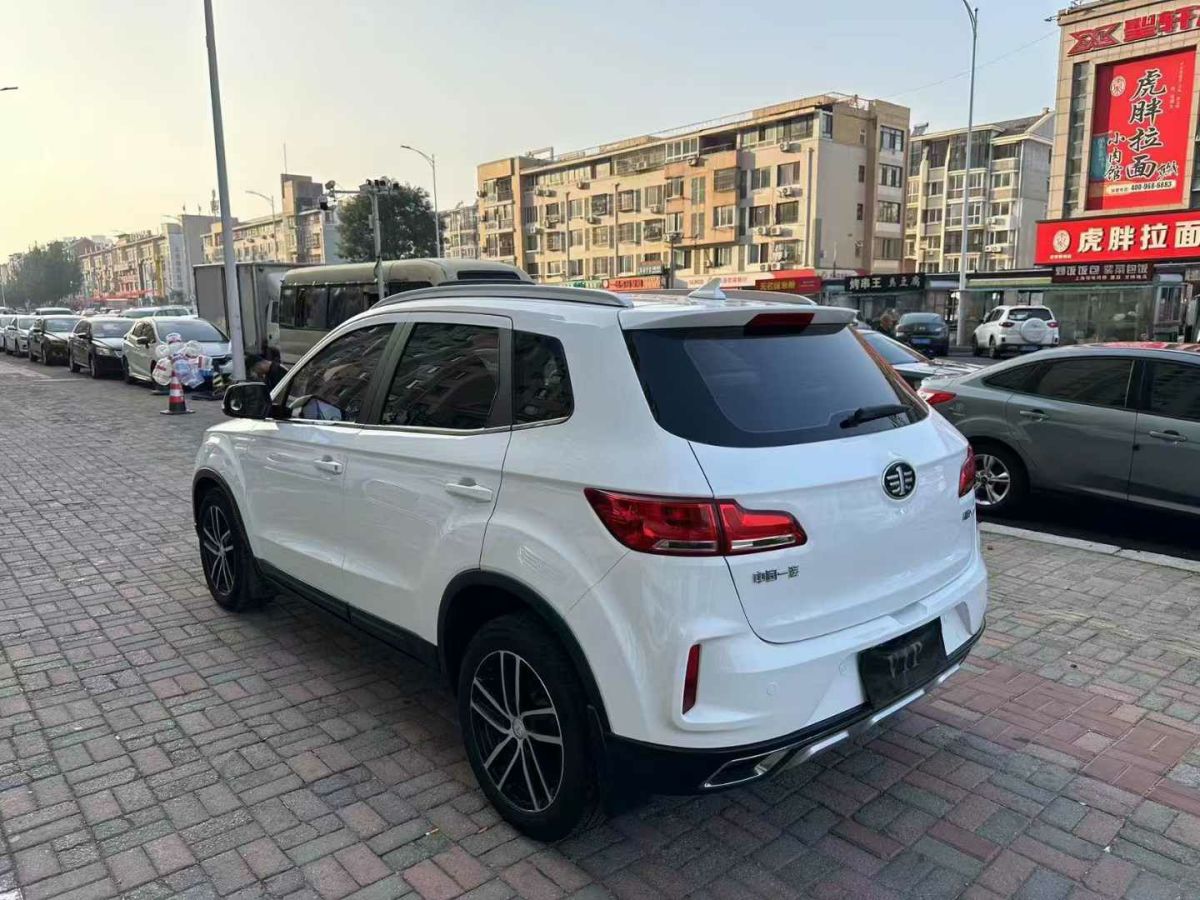 奔騰 X40  2017款 1.6L 自動豪華型圖片