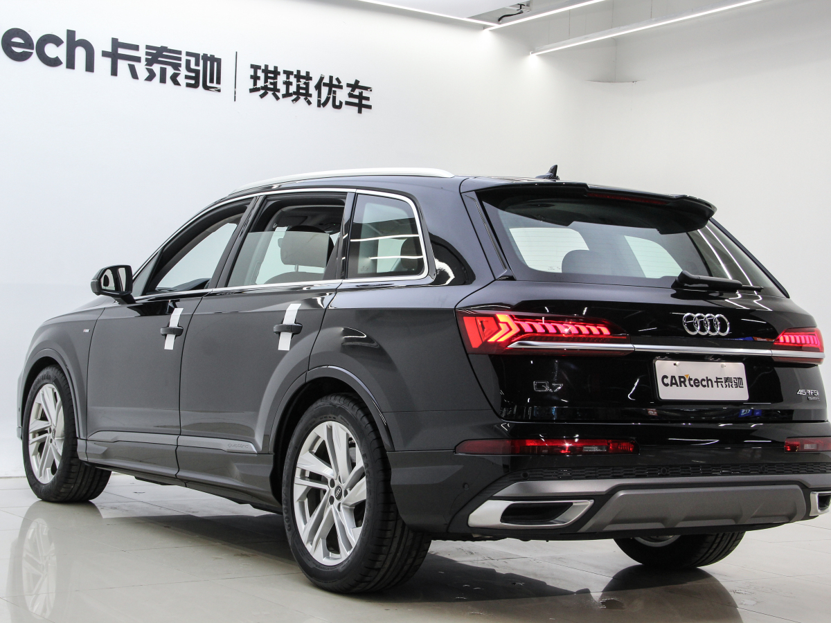 奥迪 奥迪Q7  2023款 45 TFSI quattro S line运动型图片