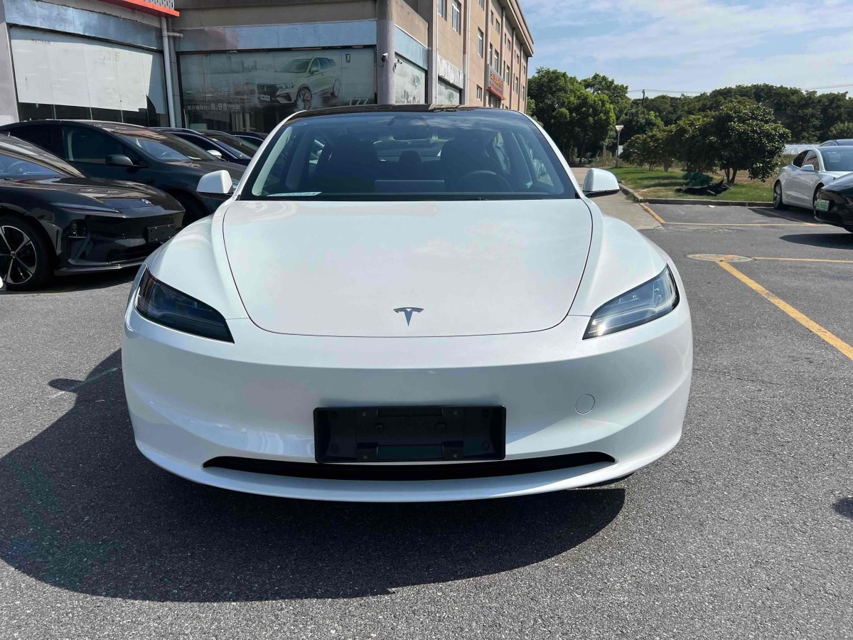 特斯拉 Model 3  2023款 煥新版 后輪驅(qū)動(dòng)圖片