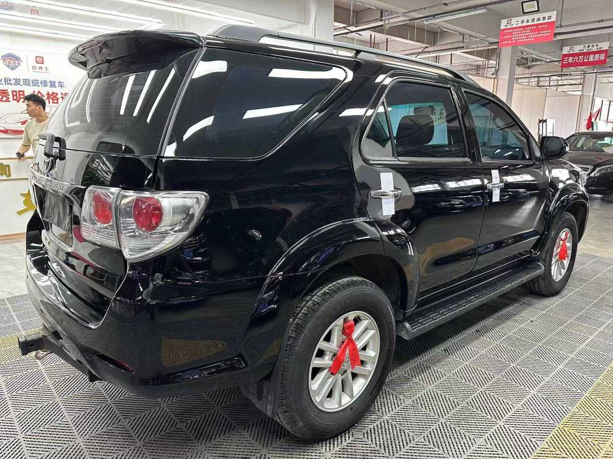 豐田 Fortuner  2015款 2.7L 標(biāo)準(zhǔn)版圖片