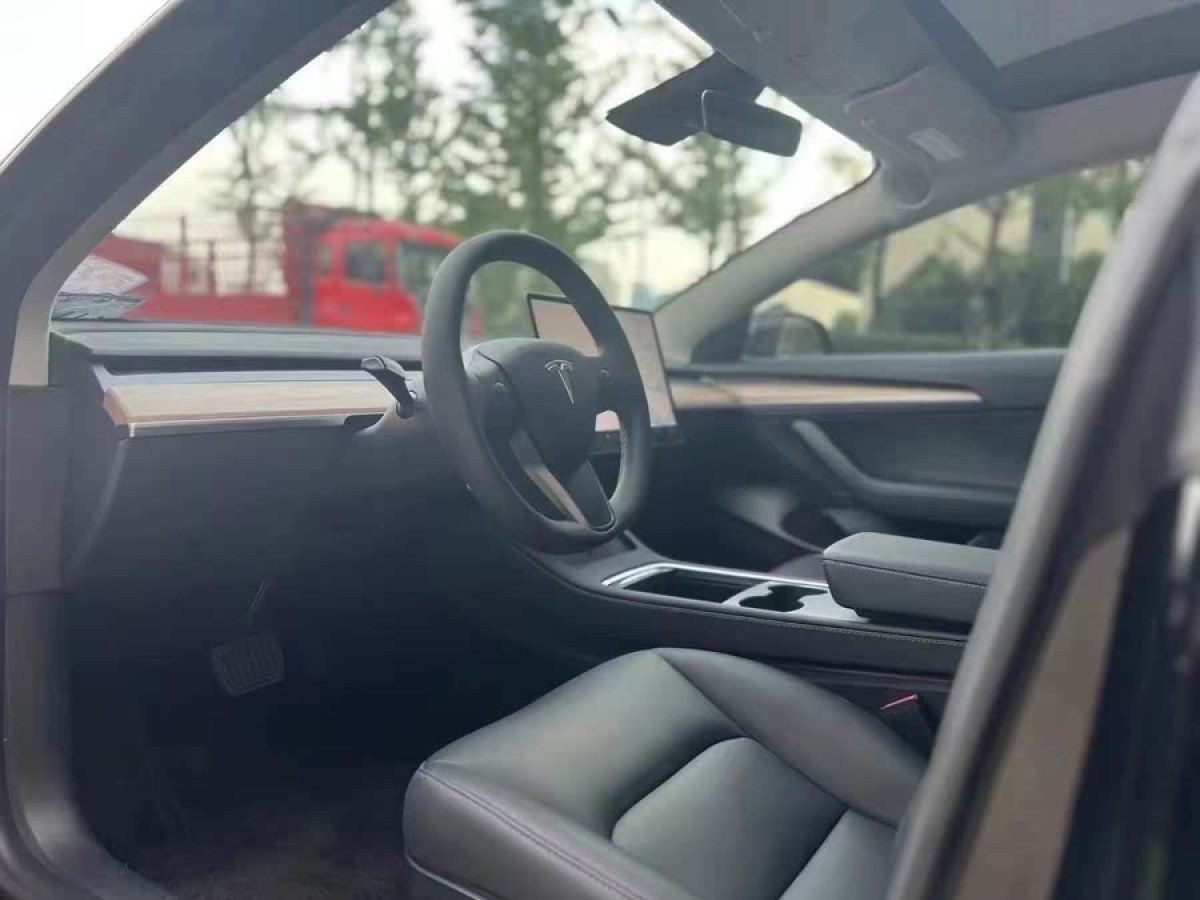 特斯拉 Model 3  2023款 煥新版 后輪驅(qū)動圖片