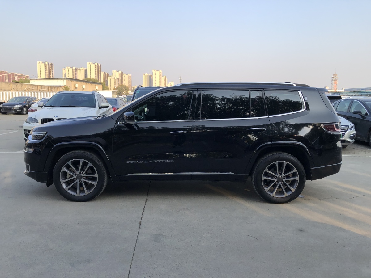 Jeep 大指揮官  2018款 2.0T 四驅(qū)智享版圖片